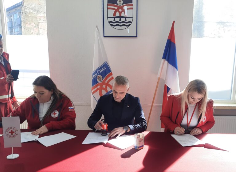 Potpisani ugovori o donaciji AED uređaja