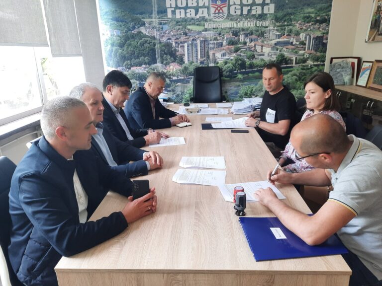 Potpisan Ugovor o izvođenju radova na obnovi i zgradnji infrastrukturnih objekata povratnika
